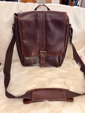 Wilsons Leather Dark Brown Men's Messenger Crossbody Bag